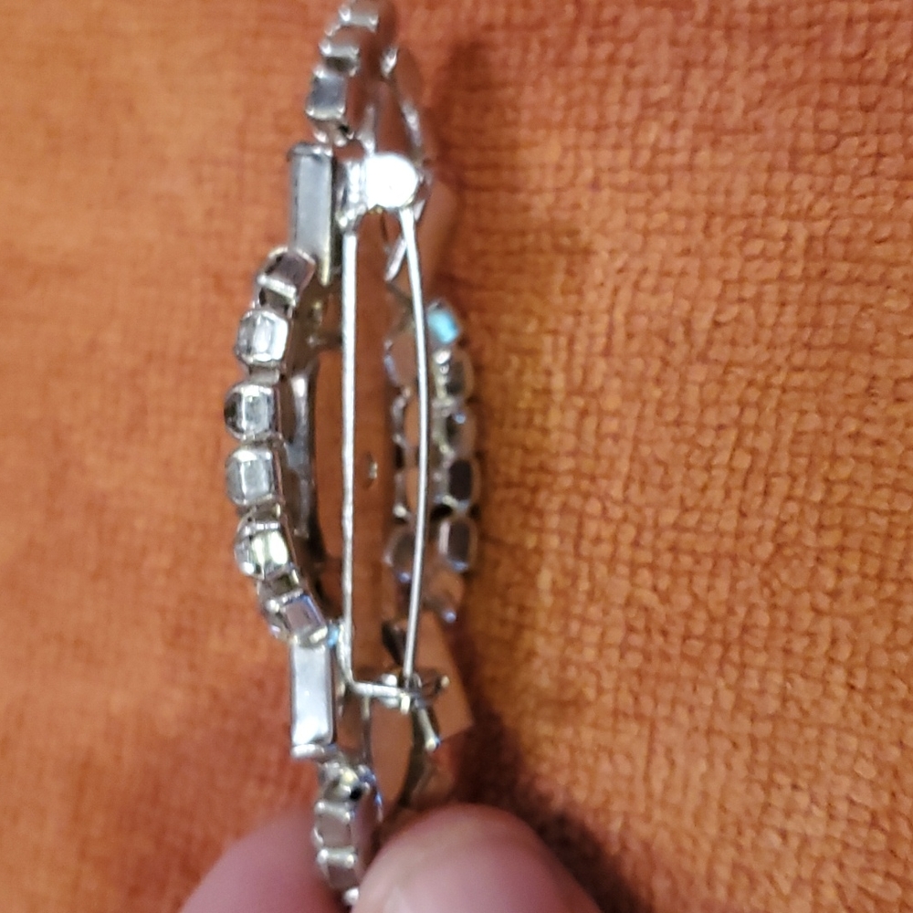 Vintage Rhinestone Sytle Pin - Picture 6 of 6